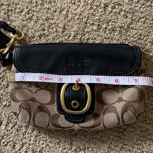 Coach wristlet - Picture 5 of 6